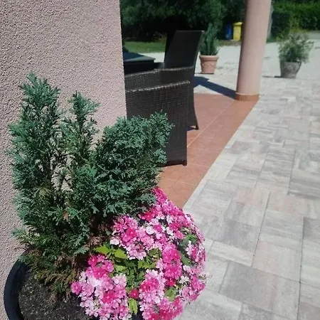 With Parking Space Rozac, - 27255 *