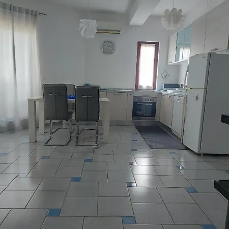 With Parking Space Rozac, - 27255