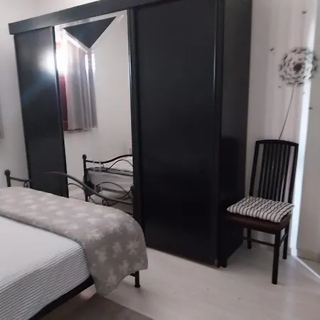 With Parking Space Rozac, - 27255 Apartamento